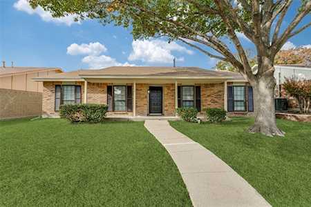 1904 Rambling Ridge Lane Carrollton, TX 75007