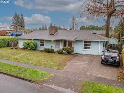 9128 NE Thompson ST Portland, OR 97220