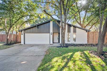 2736 Scenic Hills Drive Bedford, TX 76021
