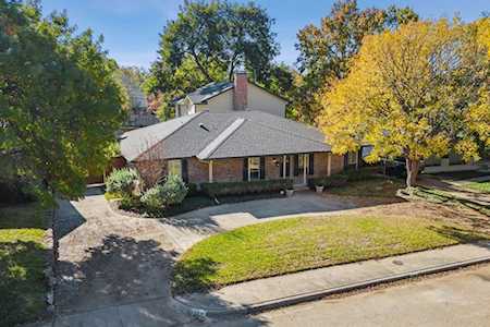 9968 Larchbrook Drive Dallas, TX 75238