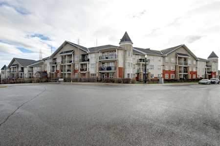 26 Val Gardena View Calgary, AB T3H 5Z5