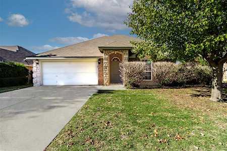 425 Willow Vista Drive Saginaw, TX 76179