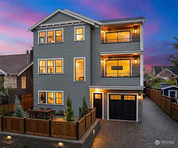 3233 40th Ave SW Seattle, WA 98116