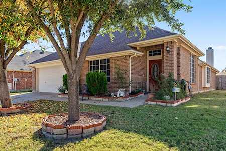 1211 Clearwater Drive Grand Prairie, TX 75052