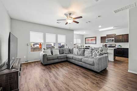 460 Major Lee LN #18H Jarrell, TX 76537