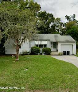 1317 Pine Grove CT Jacksonville, FL 32205