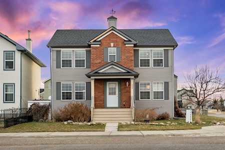 738 Martindale Blvd NE Calgary, AB T3J 3X6