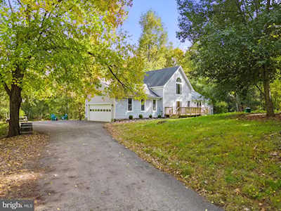 39506 Bolington Rd Lovettsville, VA 20180