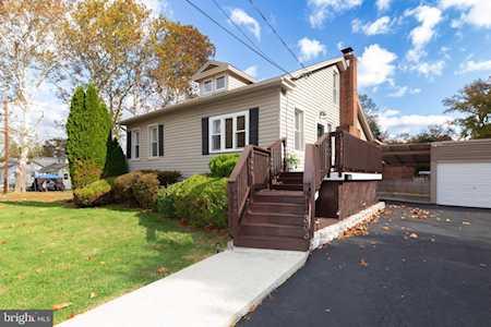 303 S Lippincott Ave Maple Shade, NJ 08052