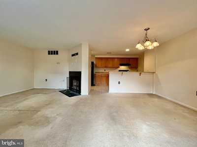 4305 Pembrook Village Dr Alexandria, VA 22309