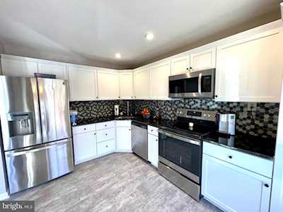 2 Woodward Ct Annapolis, MD 21403