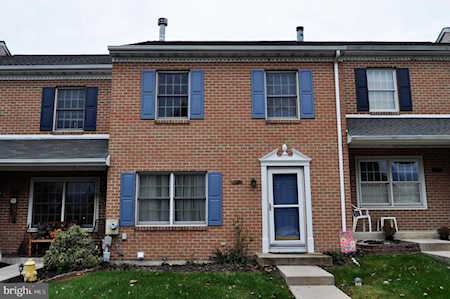 1109 Meadowbrook Ln Perkiomenville, PA 18074