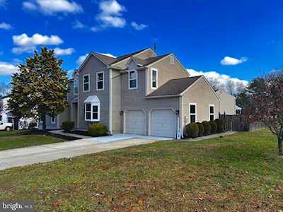 13 Stamford Dr Voorhees, NJ 08043