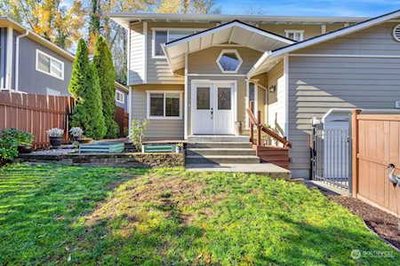 7327 Dumar Way SW Seattle, WA 98106