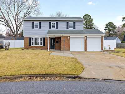 3704 Pine Grove Ln Virginia Beach, VA 23452