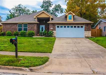 2106 E Mitchell Street Arlington, TX 76010