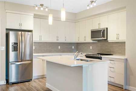 300 Auburn Meadows Manor SE #111 Calgary, AB T3M 2Y3