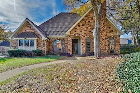 3137 Evan Drive Hurst, TX 76054