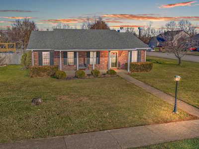 373 Weslyn Way Nicholasville, KY 40356