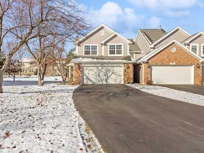 66 Whitman Dr Schaumburg, IL 60173