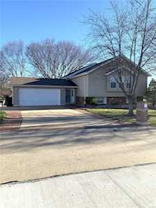 505 Hidden Lake Dr St Peters, MO 63304