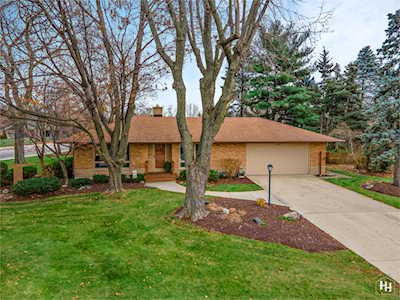 587 N Clifton Ave Elgin, IL 60123