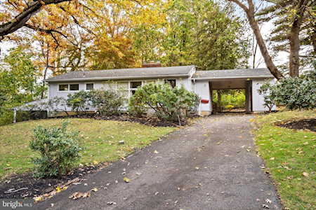 18 Glen Brook Place Hightstown, NJ 08520