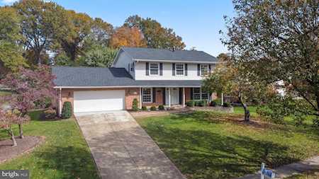 2316 Creek Dr Alexandria, VA 22308