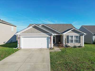 1463 Round Lake Rd Greenwood, IN 46143