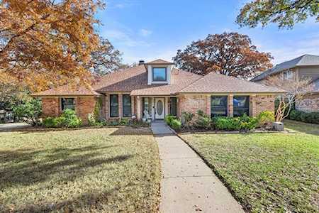 3701 Waycross Court Arlington, TX 76016