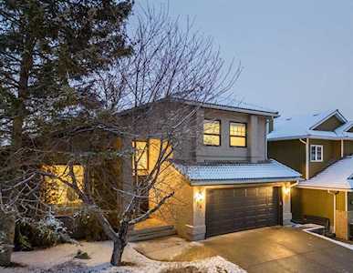 118 Sienna Hills Dr SW Calgary, AB T2H 0H2