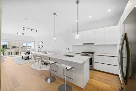 194 Cambridge Ave #3 Jersey City, NJ 07307