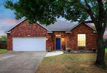 1148 Whispering Trail Circle Lewisville, TX 75067