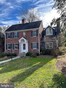 4534 19th St N Arlington, VA 22207