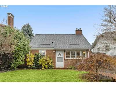6016 SE Woodstock BLVD Portland, OR 97206