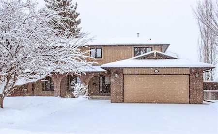 114 Lake Placid Close SE Calgary, AB T2J 4X8