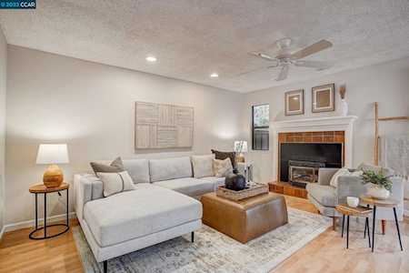40 Donegal Way Martinez, CA 94553