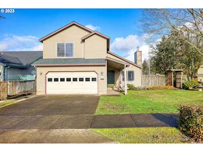 6819 SE Moscato CT Hillsboro, OR 97123