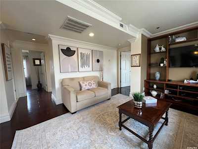 141-16 84th Dr #7PH Briarwood, NY 11435
