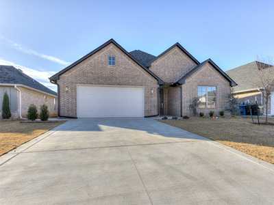 208 Pont Neuf Ct Edmond, OK 73034