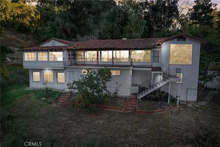 3351 Coldwater Canyon Ave Studio City, CA 91604