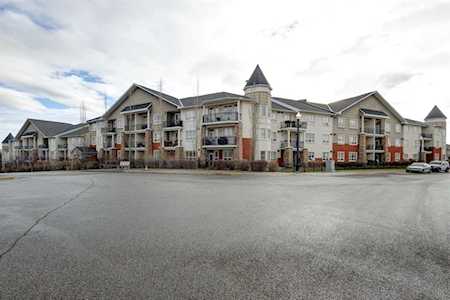 26 Val Gardena View SW #253 Calgary, AB T3H 5Z5