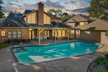 15818 S Barkers Landing Rd Houston, TX 77079