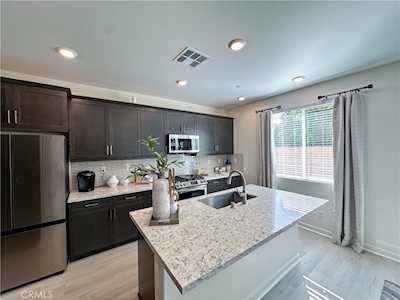 3089 Carizzo Dr Pomona, CA 91767