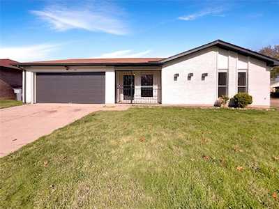 901 Woodcrest Drive Lancaster, TX 75134