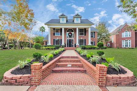 13 Whitworth Way Sugar Land, TX 77479