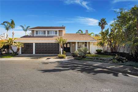 18152 Brentwell Circle Huntington Beach, CA 92647