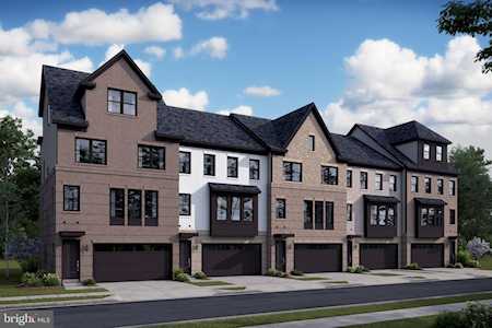 4924 Chelan Crossing Chantilly, VA 20151