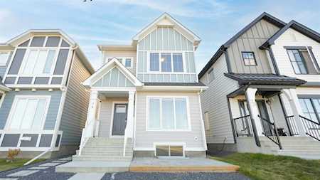 79 Masters Rd SE Calgary, AB T3M3A1