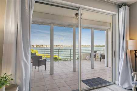 7979 Sailboat Key Blvd S #104 South Pasadena, FL 33707
